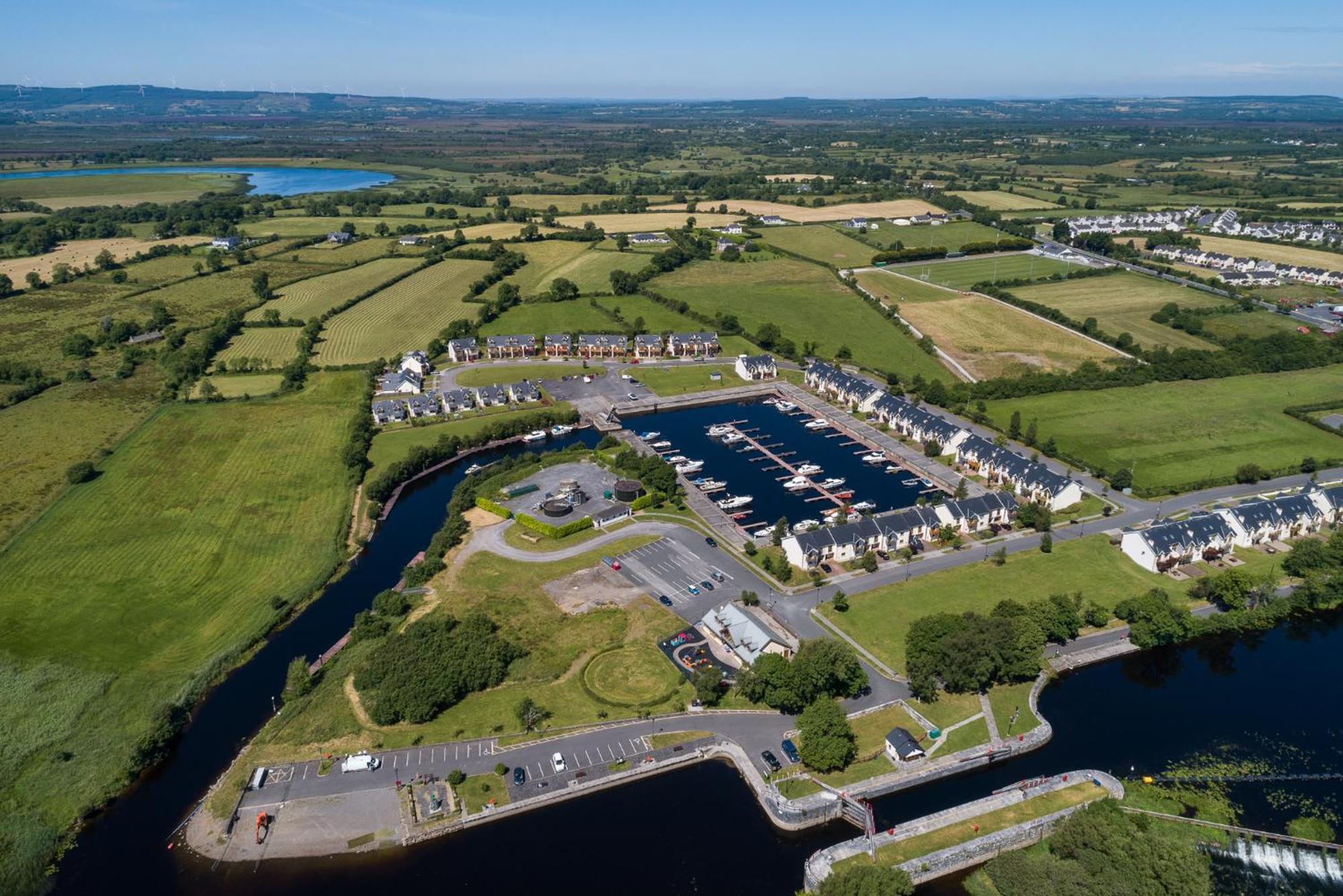 Shannonside - Stylish 5 Bed Marina Home & 40Ft Mooring Termonbarry 외부 사진