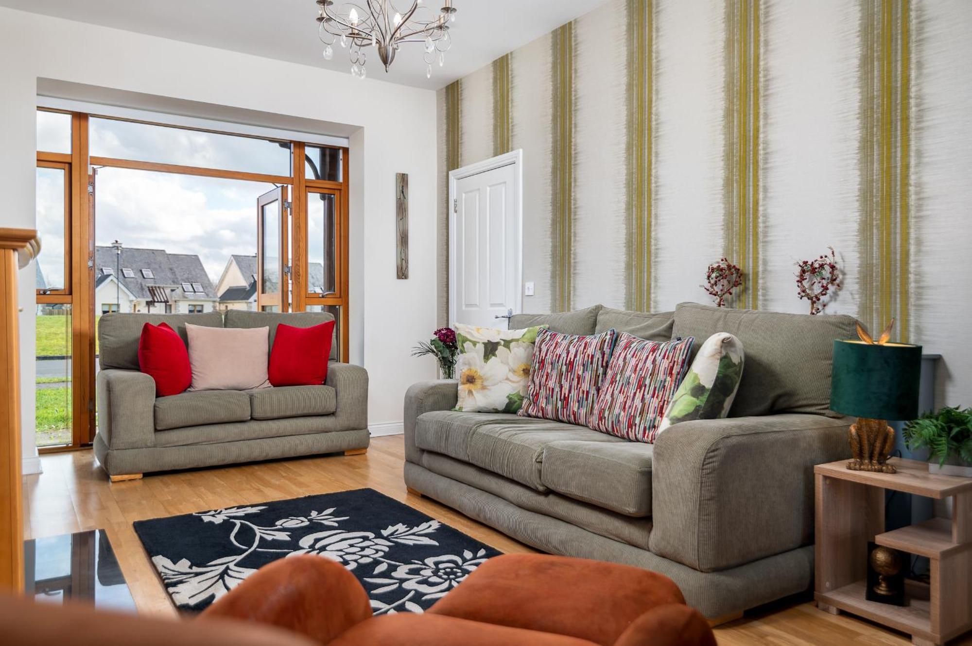 Shannonside - Stylish 5 Bed Marina Home & 40Ft Mooring Termonbarry 외부 사진
