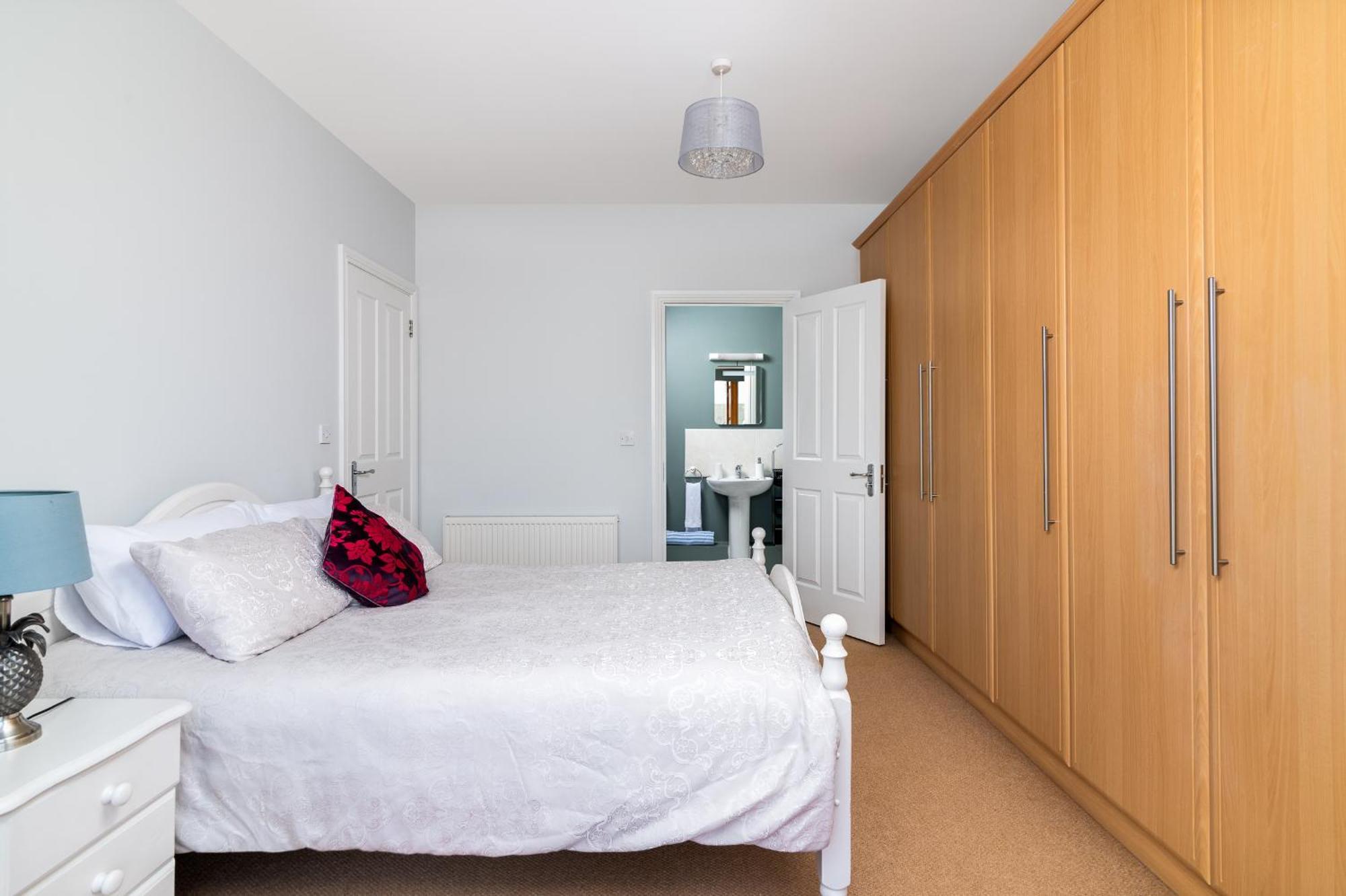 Shannonside - Stylish 5 Bed Marina Home & 40Ft Mooring Termonbarry 외부 사진
