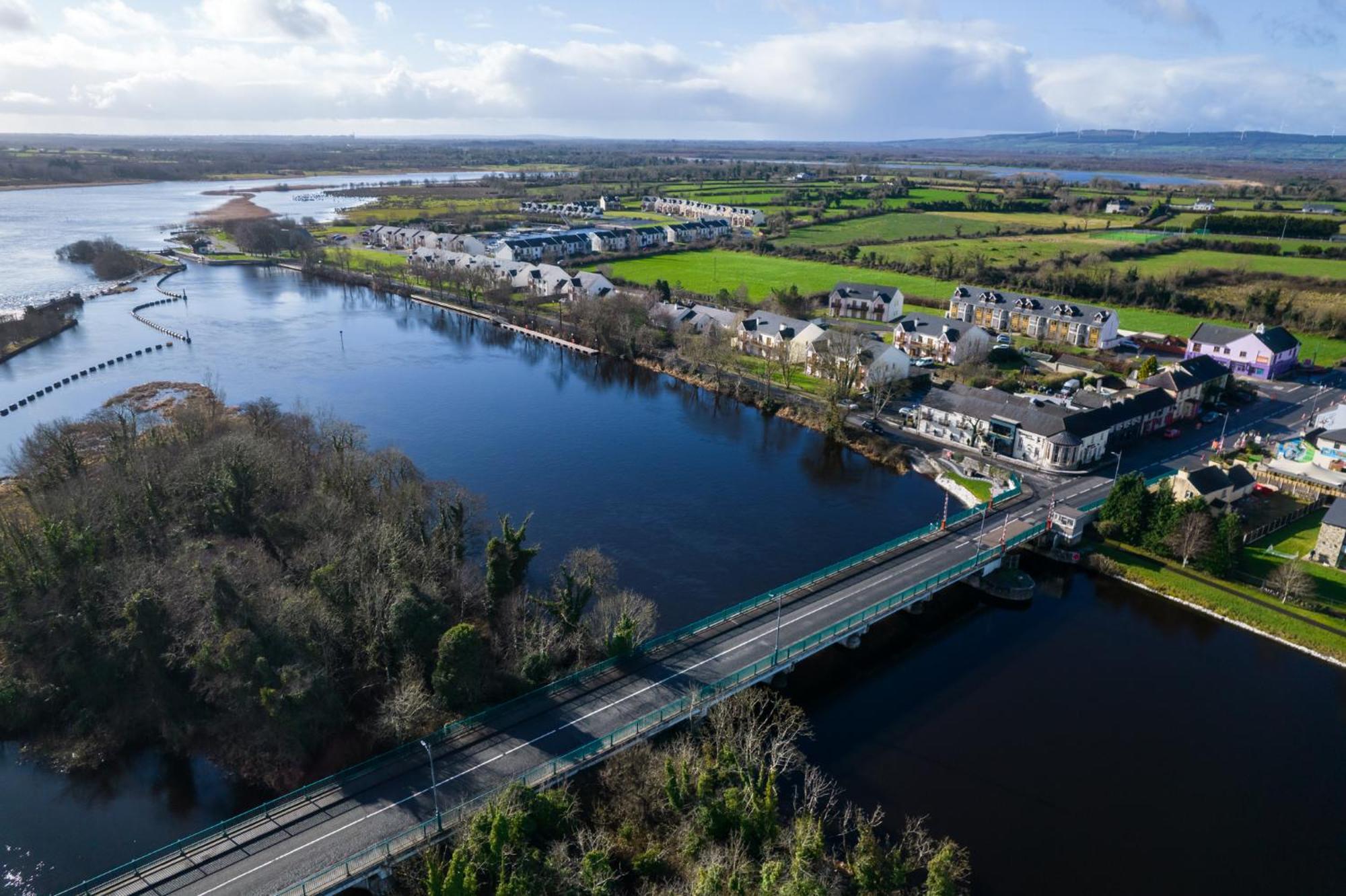 Shannonside - Stylish 5 Bed Marina Home & 40Ft Mooring Termonbarry 외부 사진